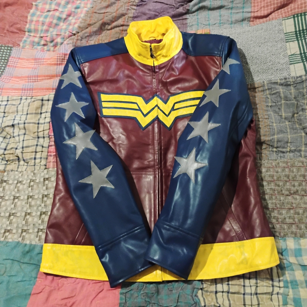 SOLD! NWOT Wonder Woman XXL Moto Jacket - Picture 3 of 4